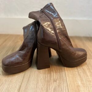 Forever 21 Brown Croc-Embossed Heeled Boots